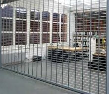 Hasil pemasangan rolling grille Suma Doors